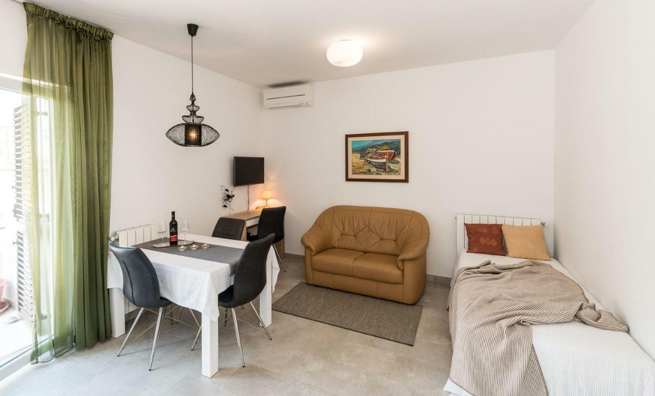 Apartments Medora โรวีน ภายนอก รูปภาพ