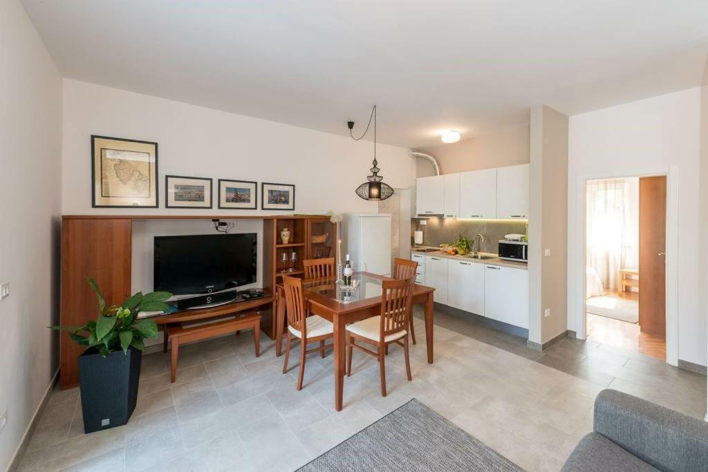 Apartments Medora โรวีน ภายนอก รูปภาพ